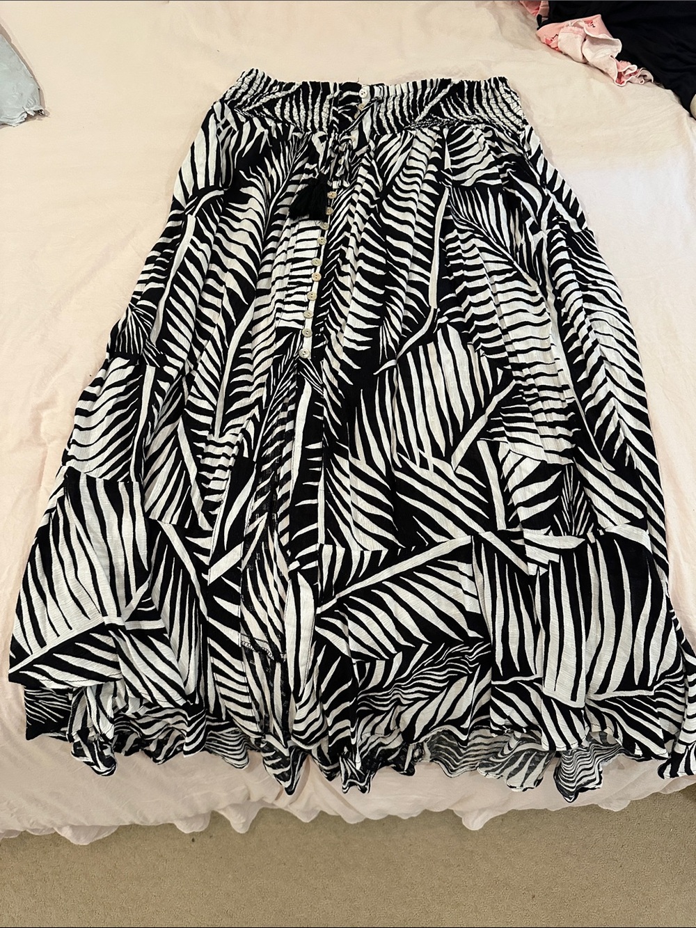 Rachel Zoe Black and White Textured Elastic Waist Skirt